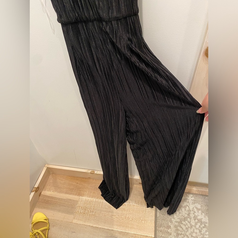 NWT Anne Klein Black Pleated Pant Jumpsuit Jumper Size 2 - Picture 3 of 8
